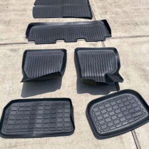 Brand new Tesla model 3/y floor Mats.