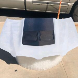 G8 ZL1 Style Carbon Fiber hood.